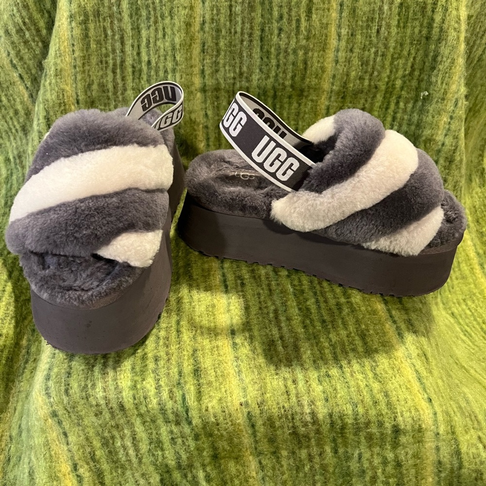 Ugg Platform Slides, Size 5.5 - image 4